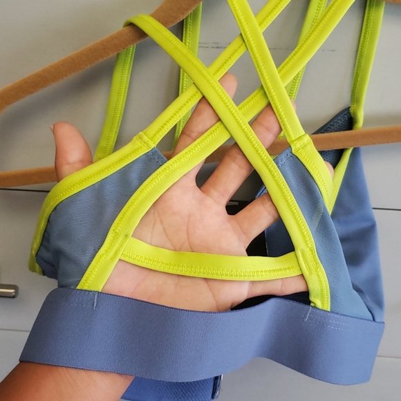 Nike Sports Bra {S} - Picture 6 of 13